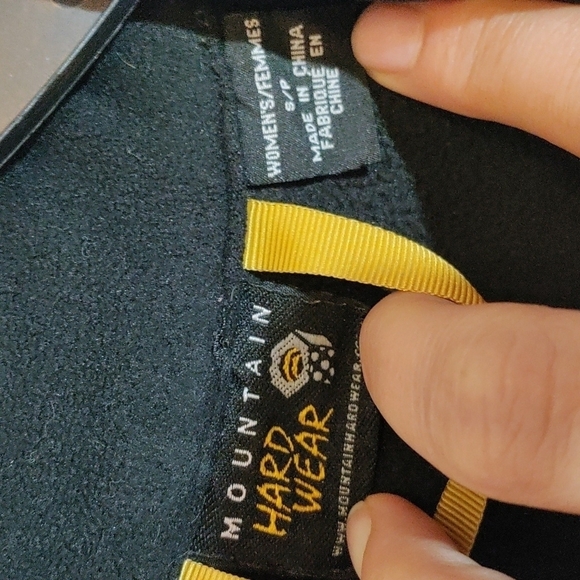 Mountain Hardware black 1/4 zip fleece sweatshirt women's size small - Picture 3 of 7